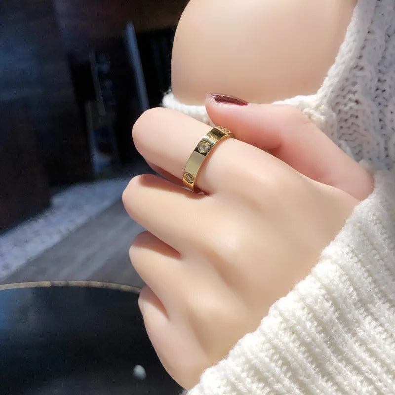 MONA™ – Bague Moderne et Élégante en Or
