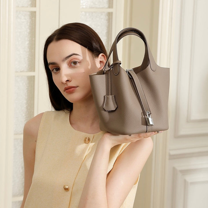 Sac cabas en cuir véritable pour femme avec boucle argentée
