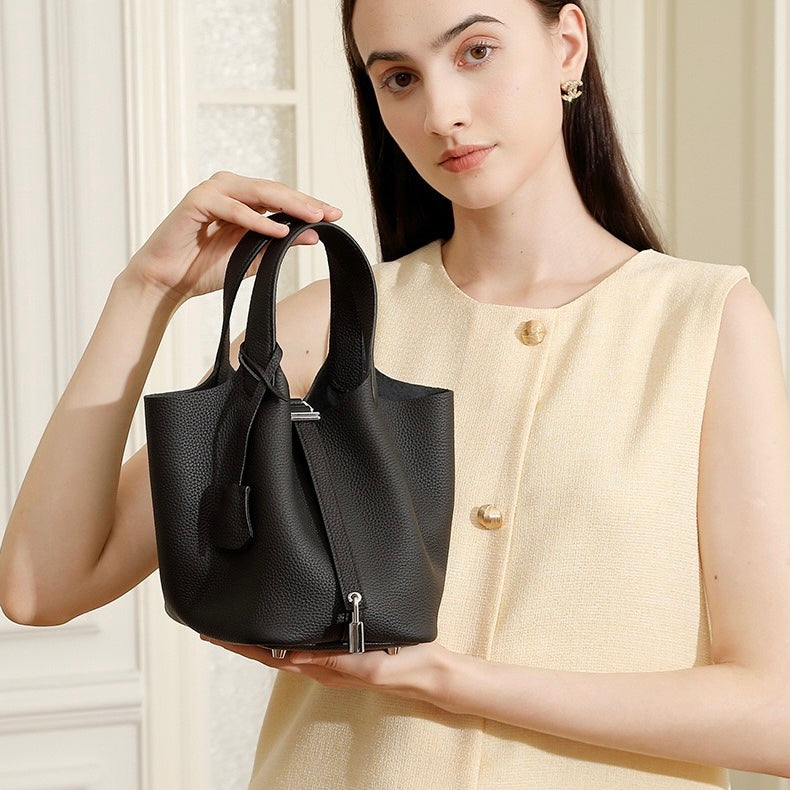 Sac cabas en cuir véritable pour femme avec boucle argentée