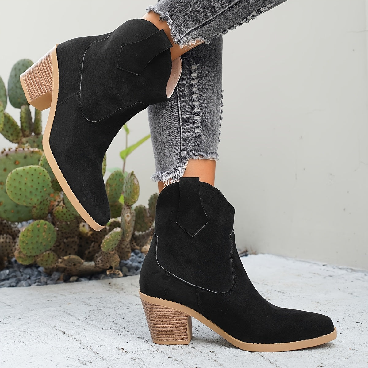 Britta | Women's Pointed-Toe Western Ankle Boots