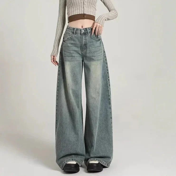 Genevieve | Women's Light Wash Baggy Jeans