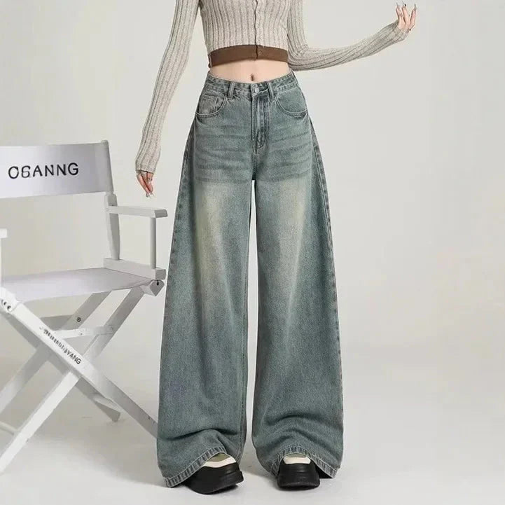Genevieve | Women's Light Wash Baggy Jeans