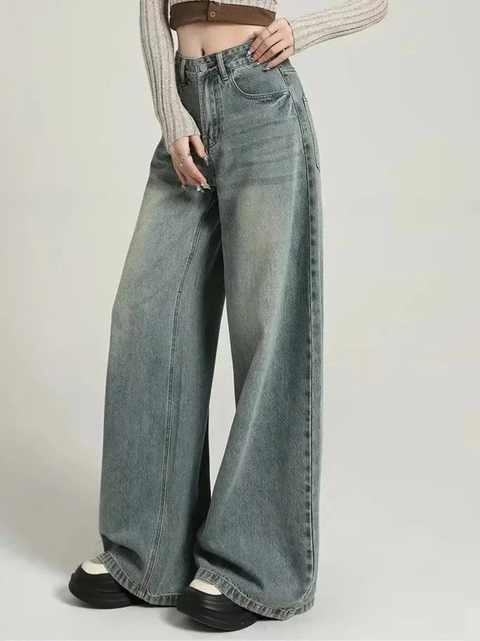 Genevieve | Women's Light Wash Baggy Jeans
