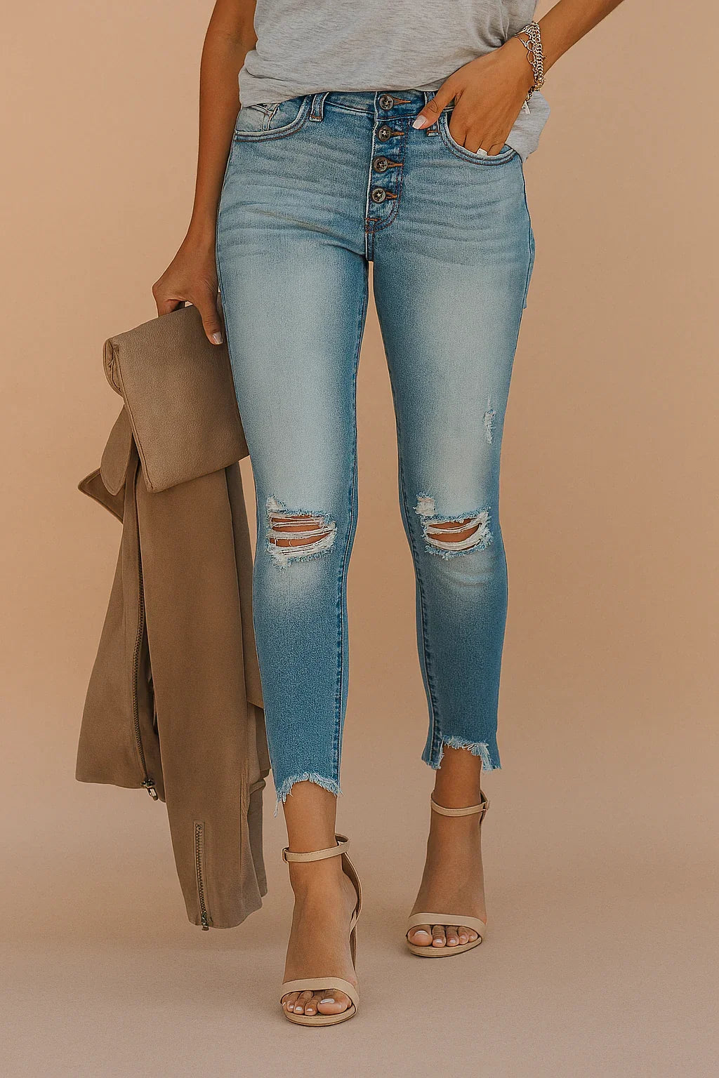 Esmeralda | Women's Frayed Hem Skinny Jeans