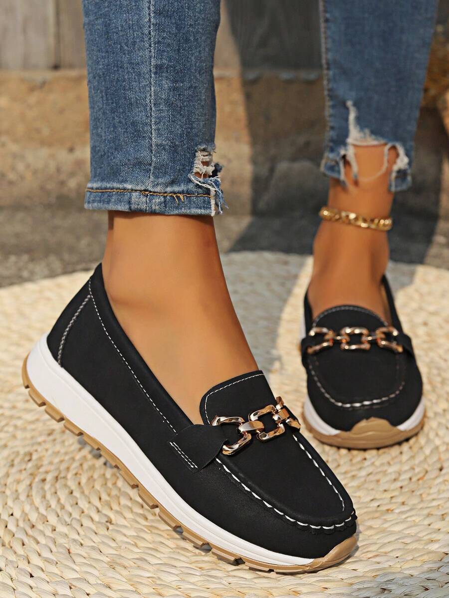 Zora | Women's Black Chain Detail Slip-On Loafers