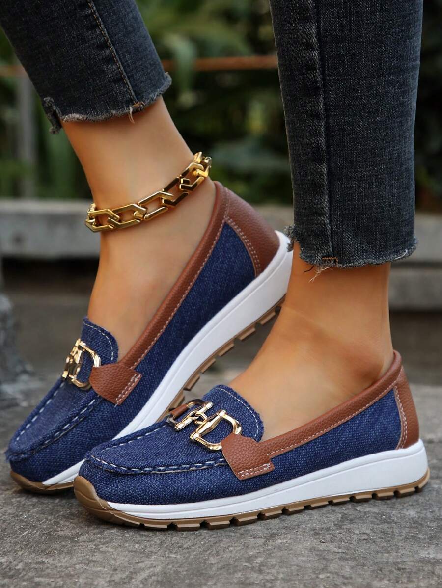 Zora | Women's Black Chain Detail Slip-On Loafers