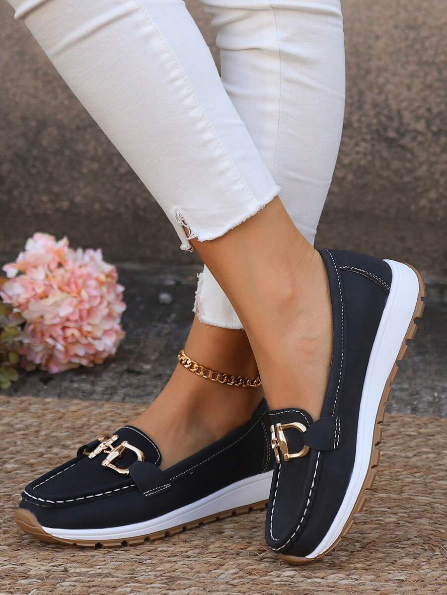 Zora | Women's Black Chain Detail Slip-On Loafers