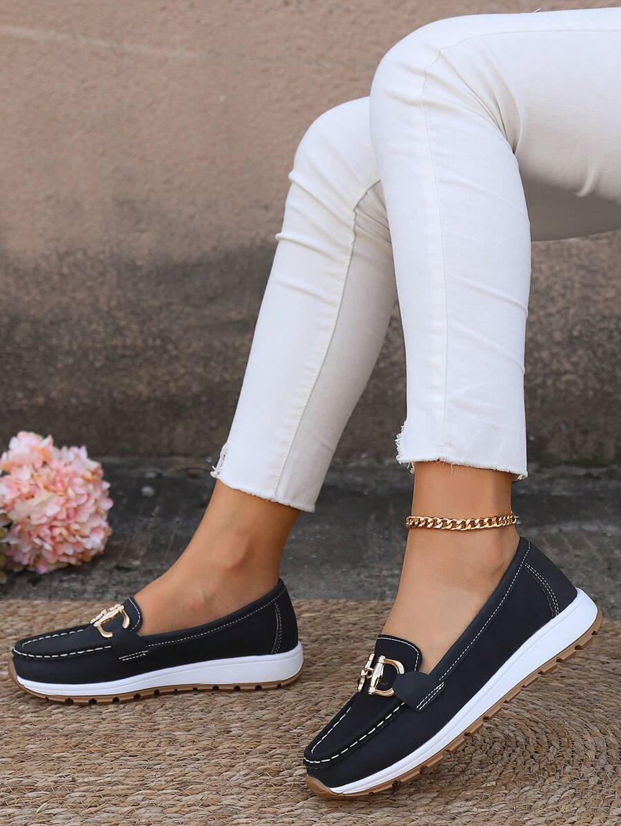 Zora | Women's Black Chain Detail Slip-On Loafers